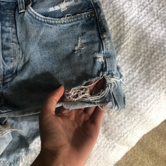 AGOLDE // Parker Shorts in Swampmeet - Picture 5 of 7